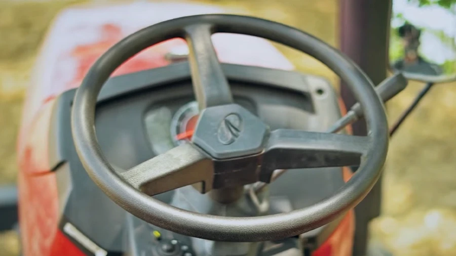 Mahindra 275 DI TU - Steering
