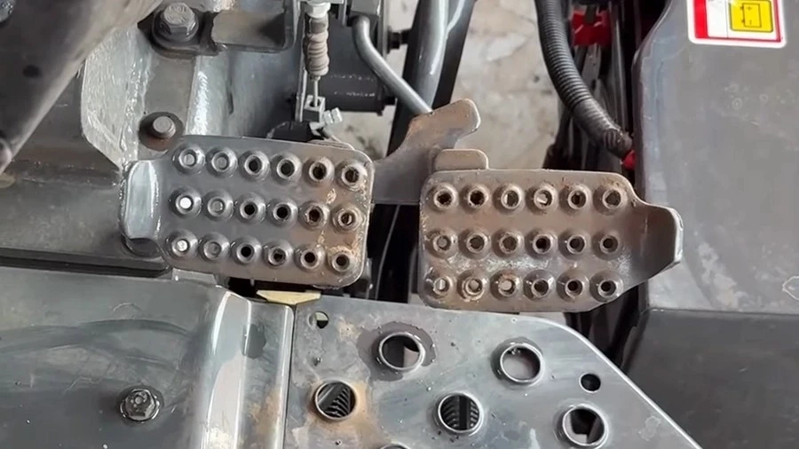 Mahindra YUVO TECH Plus 575 - Clutch and Brake