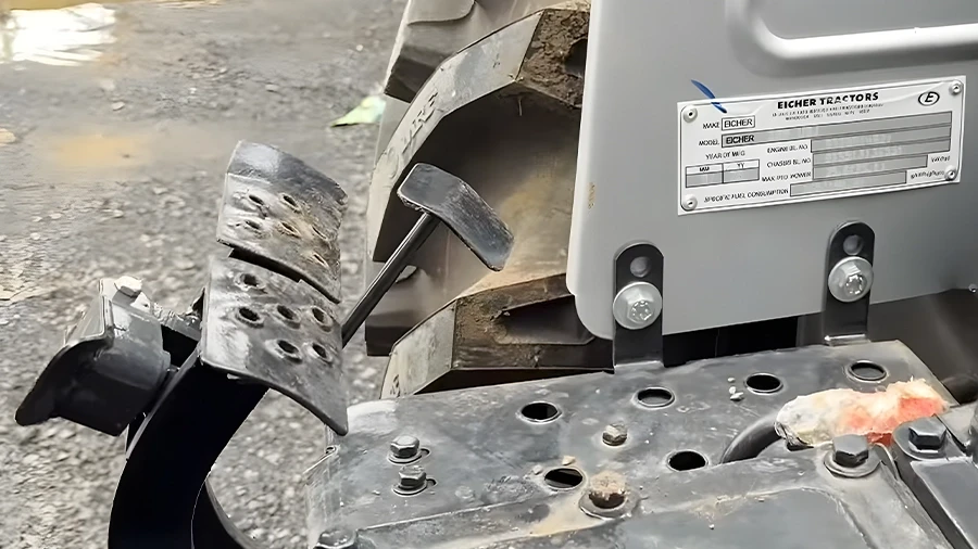 Eicher 380 - Brakes