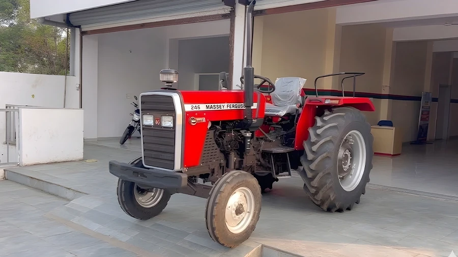 Overview Massey Ferguson 246 DI Dynatrack - Overview