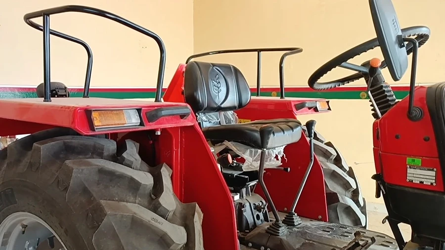 Driver Seat Massey Ferguson 246 DI Dynatrack - Driver Seat