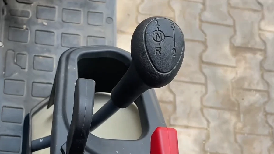 Transmission & Gearbox Swaraj Target 625 4WD - Transmission & Gearbox