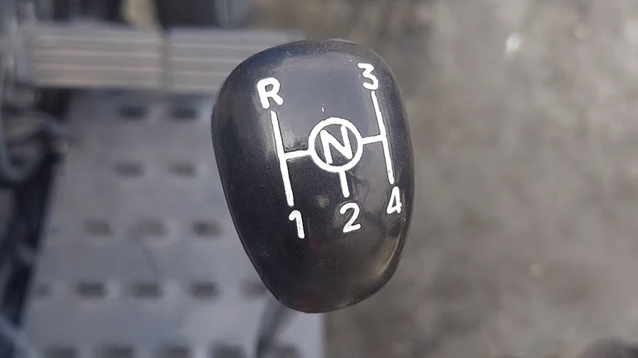 Swaraj 843 XM - Transmission & Gearbox