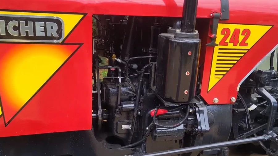 Eicher 242 - Engine & Performance