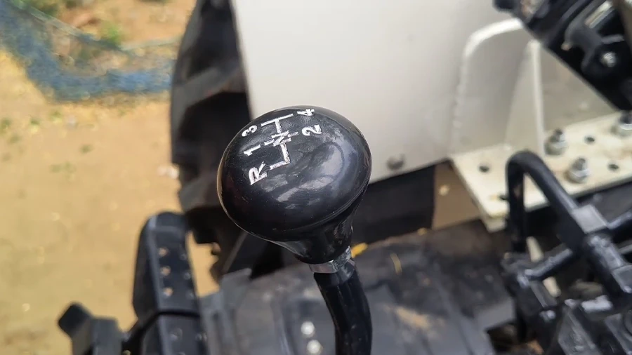 Eicher 242 - Transmission & Gearbox