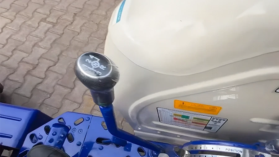 Farmtrac 45 - Gear