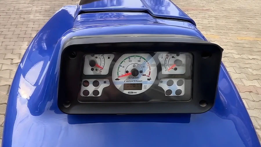 Farmtrac 45 - Display