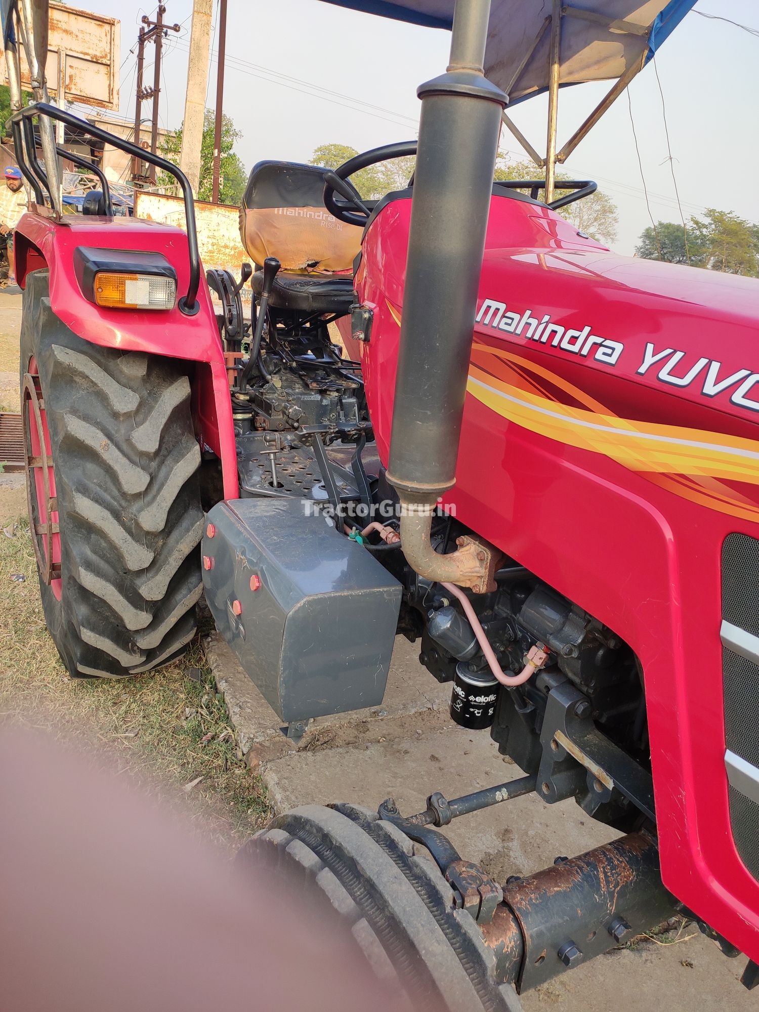 Mahindra  275 Yuvo