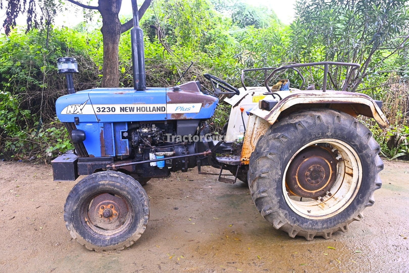 New Holland 3230