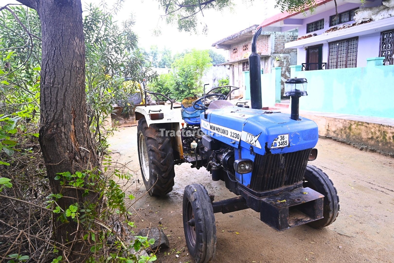 New Holland 3230