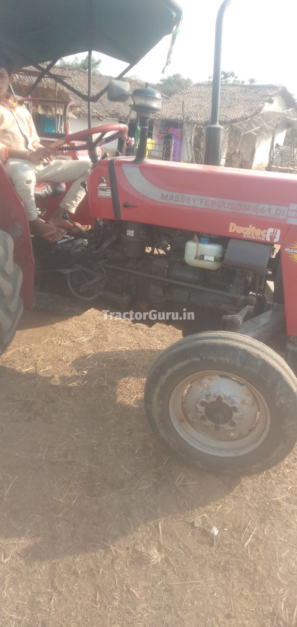 Massey Ferguson 241 DI MAHA SHAKTHI Mahaan