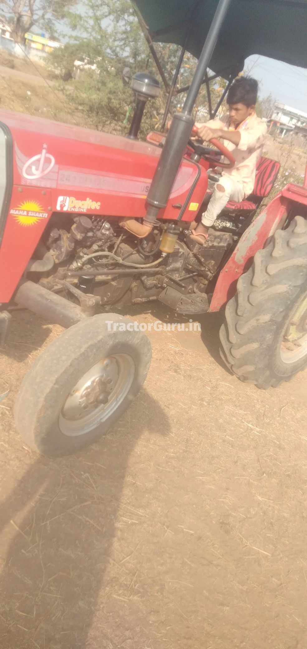 Massey Ferguson 241 DI MAHA SHAKTHI Mahaan