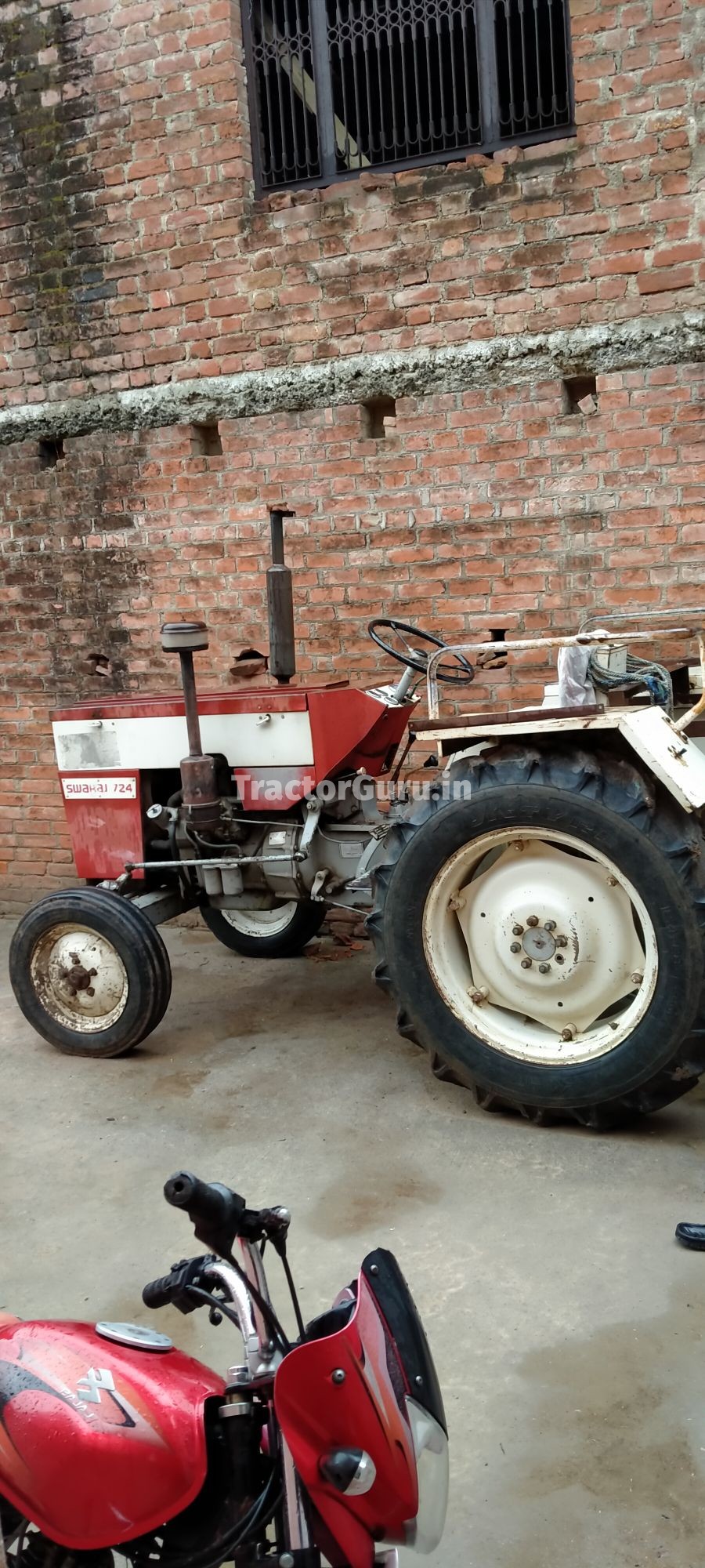 Swaraj 724 FE