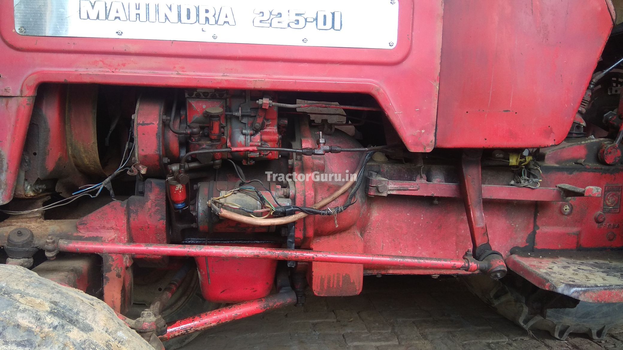 Mahindra 225 JIVO