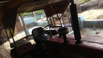 Mahindra 225 JIVO