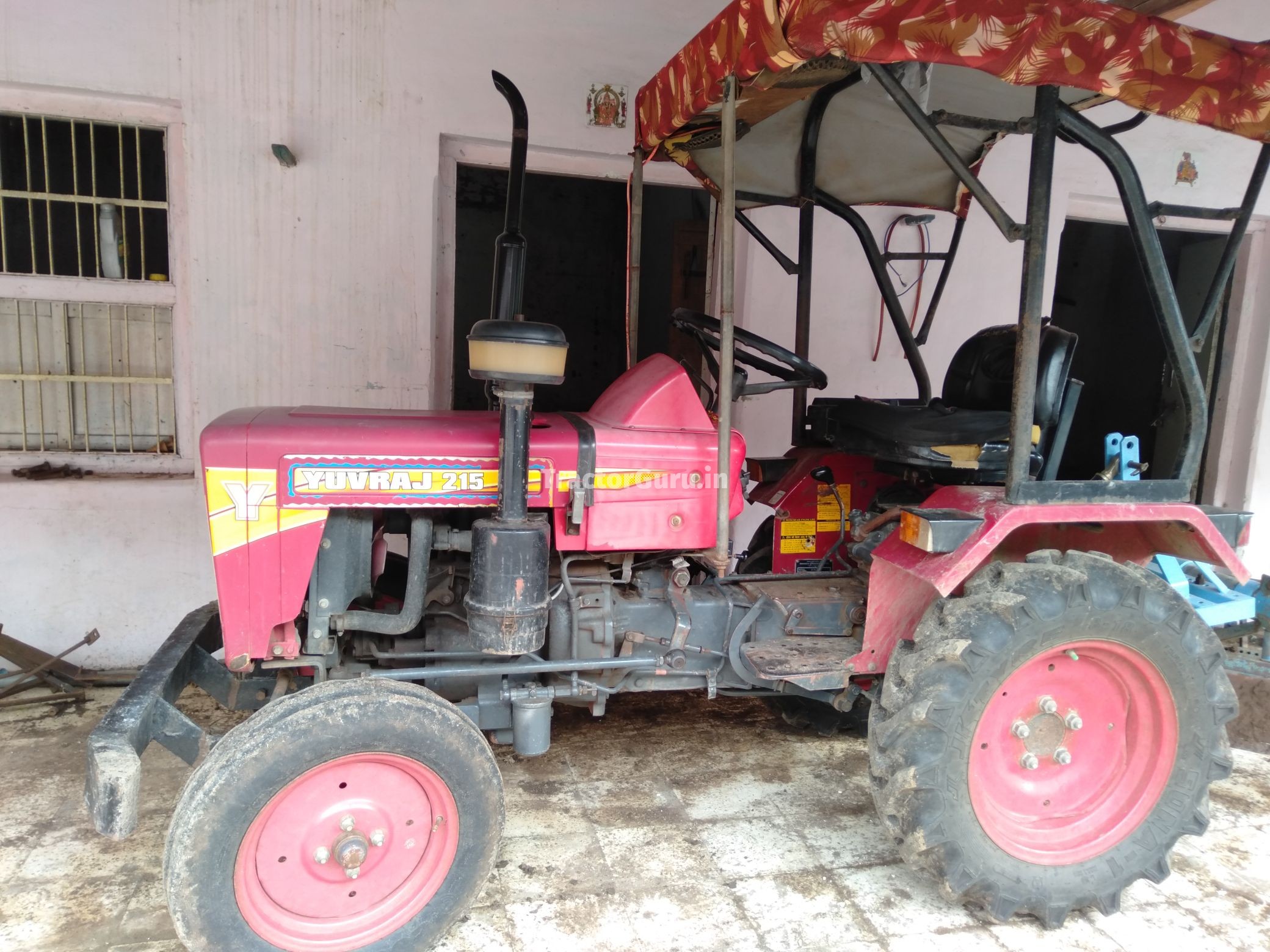Mahindra 215 DI YUVARAJ