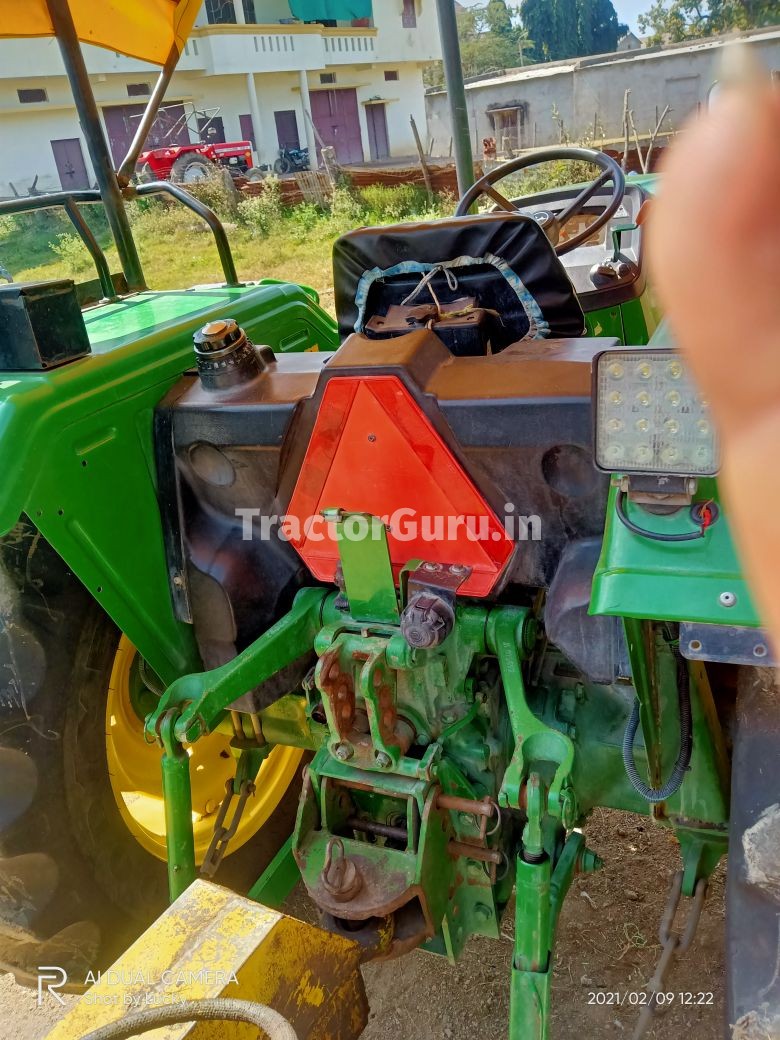 John Deere 5050 D