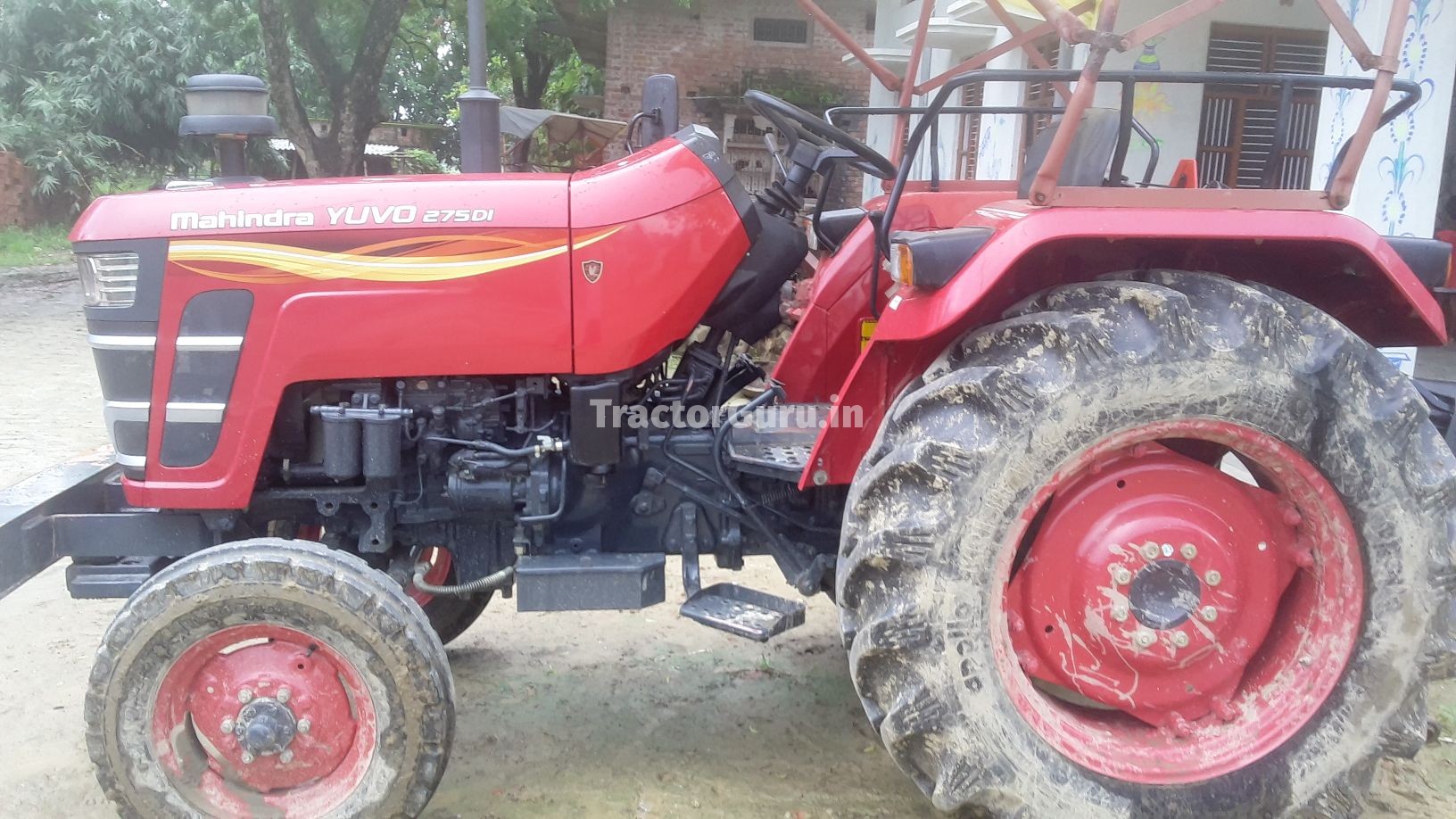 Mahindra  275 Yuvo