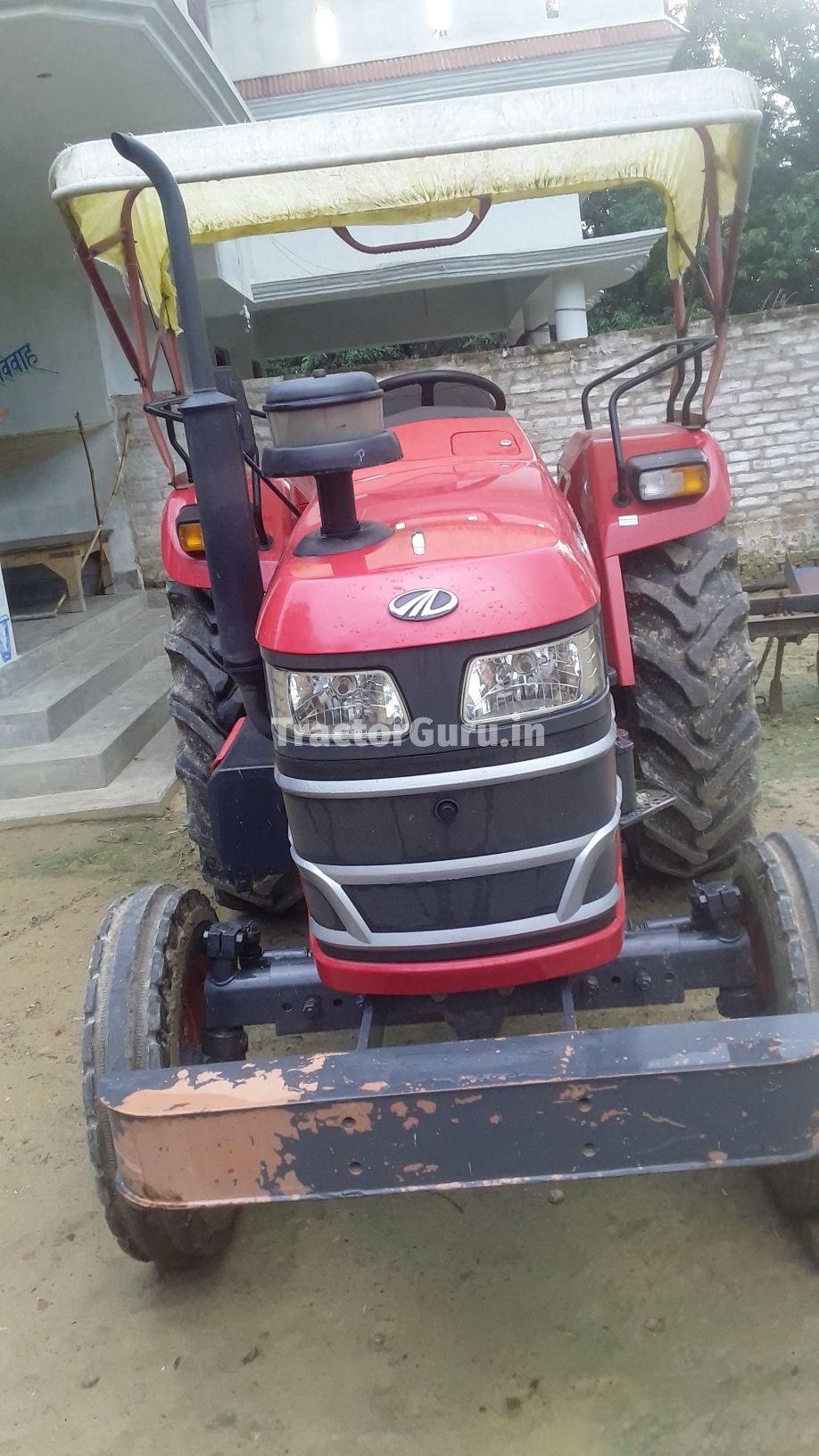Mahindra  275 Yuvo
