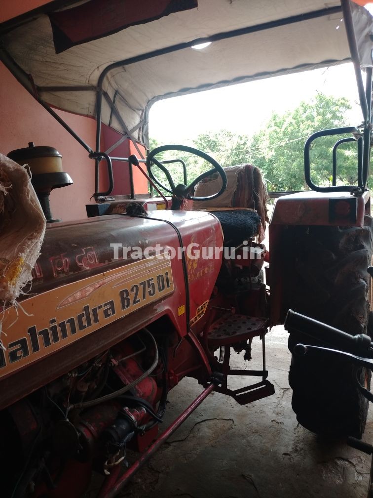 Mahindra  275 Yuvo