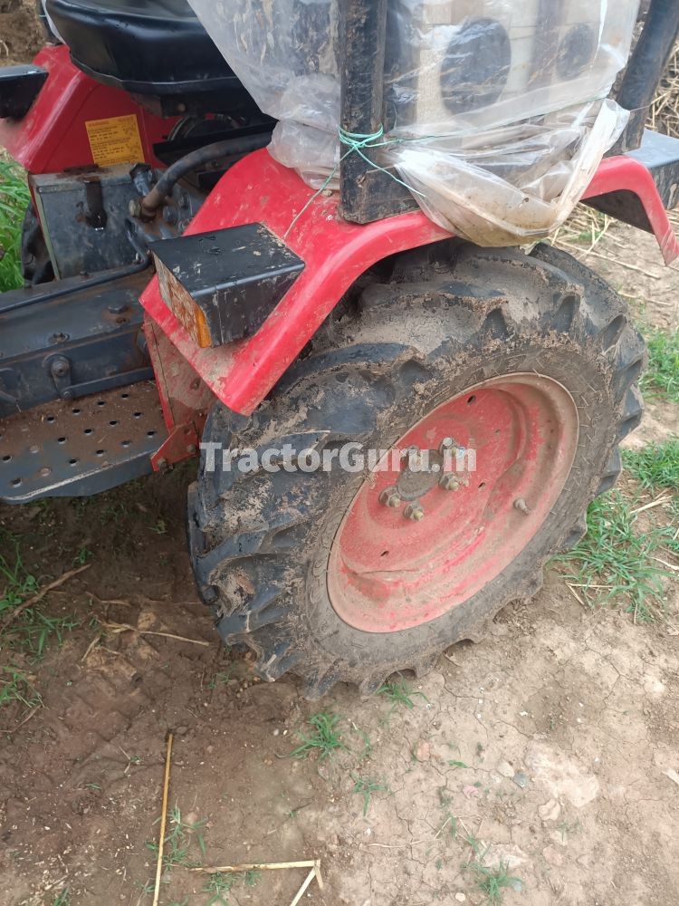 Mahindra 215 DI YUVARAJ
