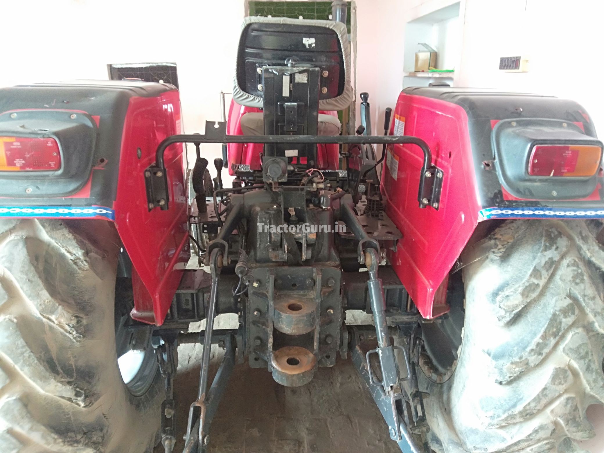Mahindra 555 DI POWER PLUS