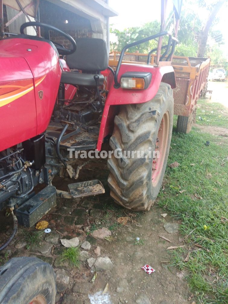 Mahindra 415 DI YUVO