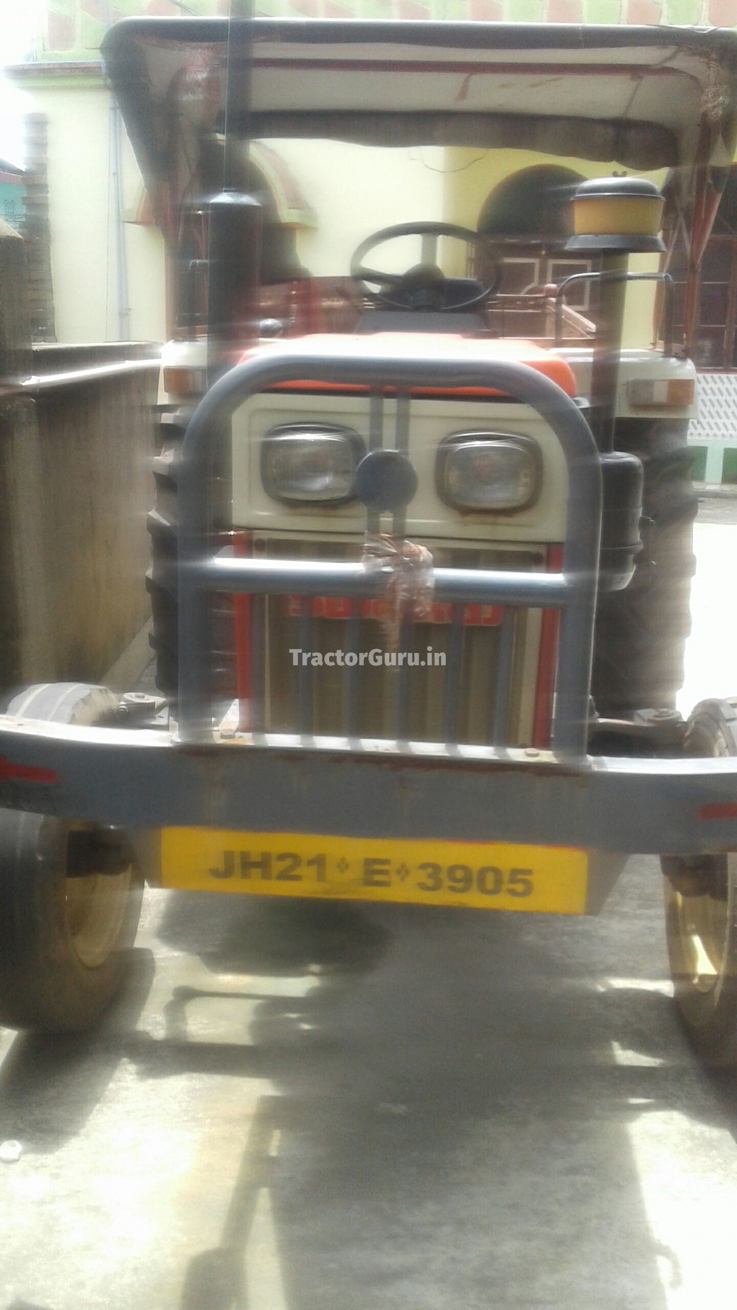 Swaraj 724 XM