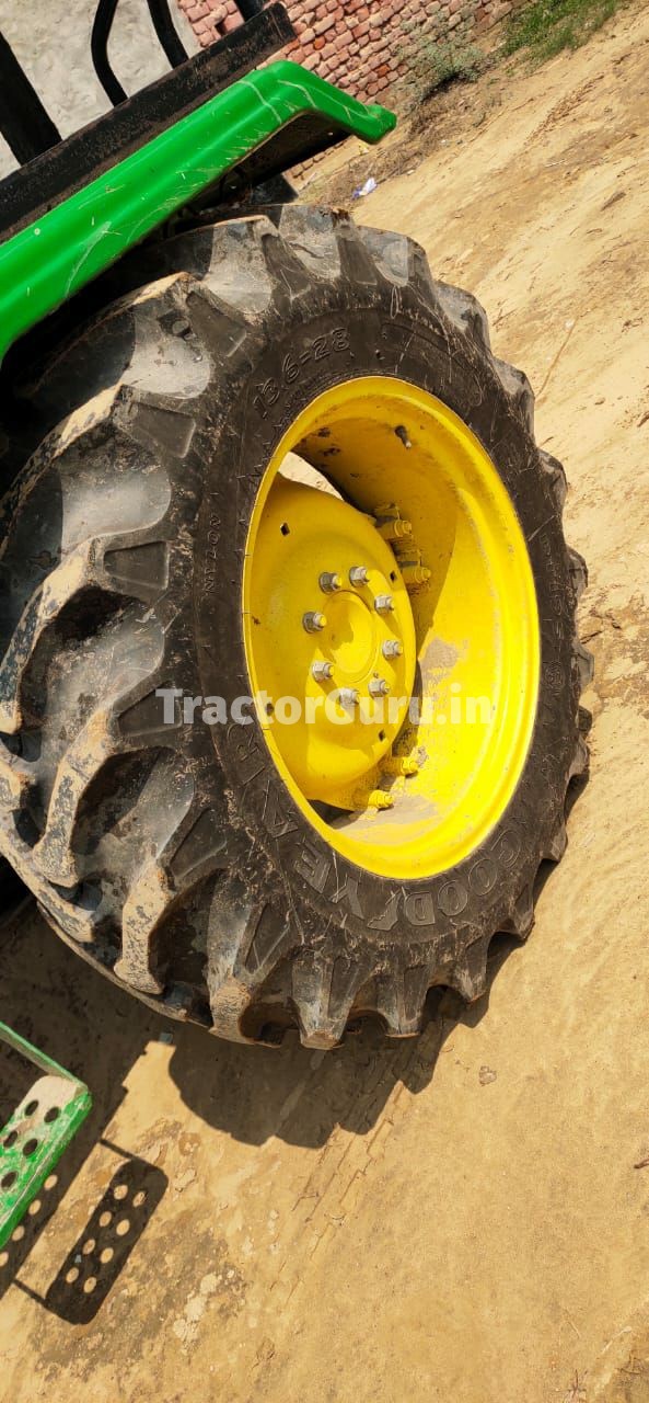 John Deere 5039 D