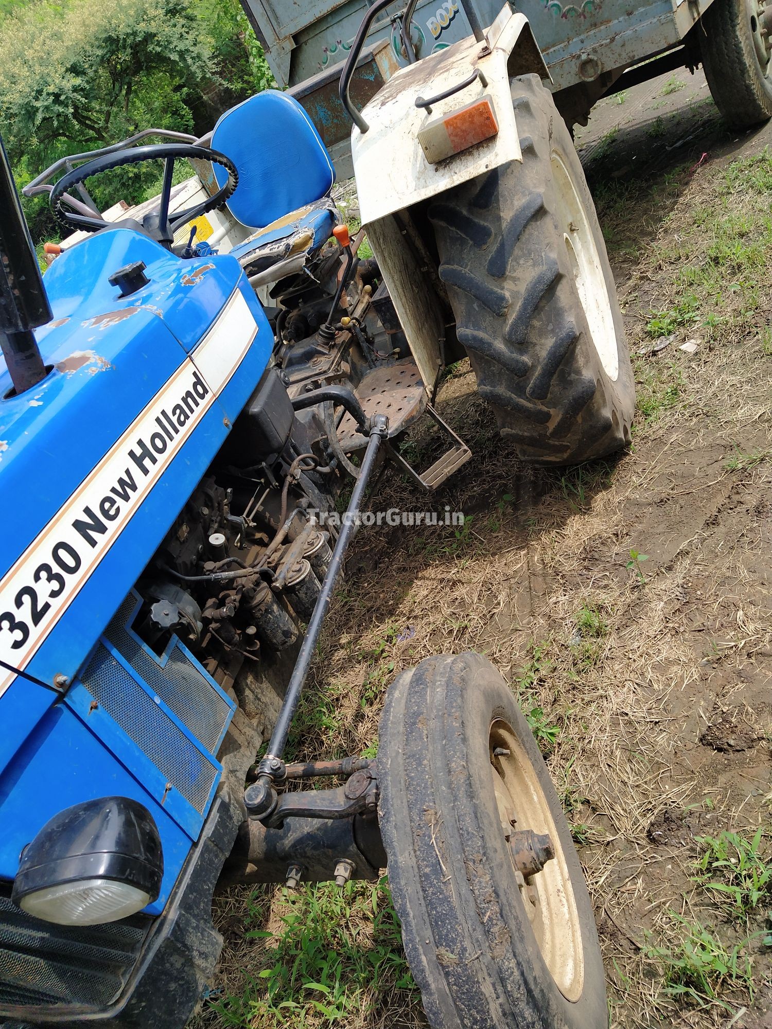 New Holland 3230