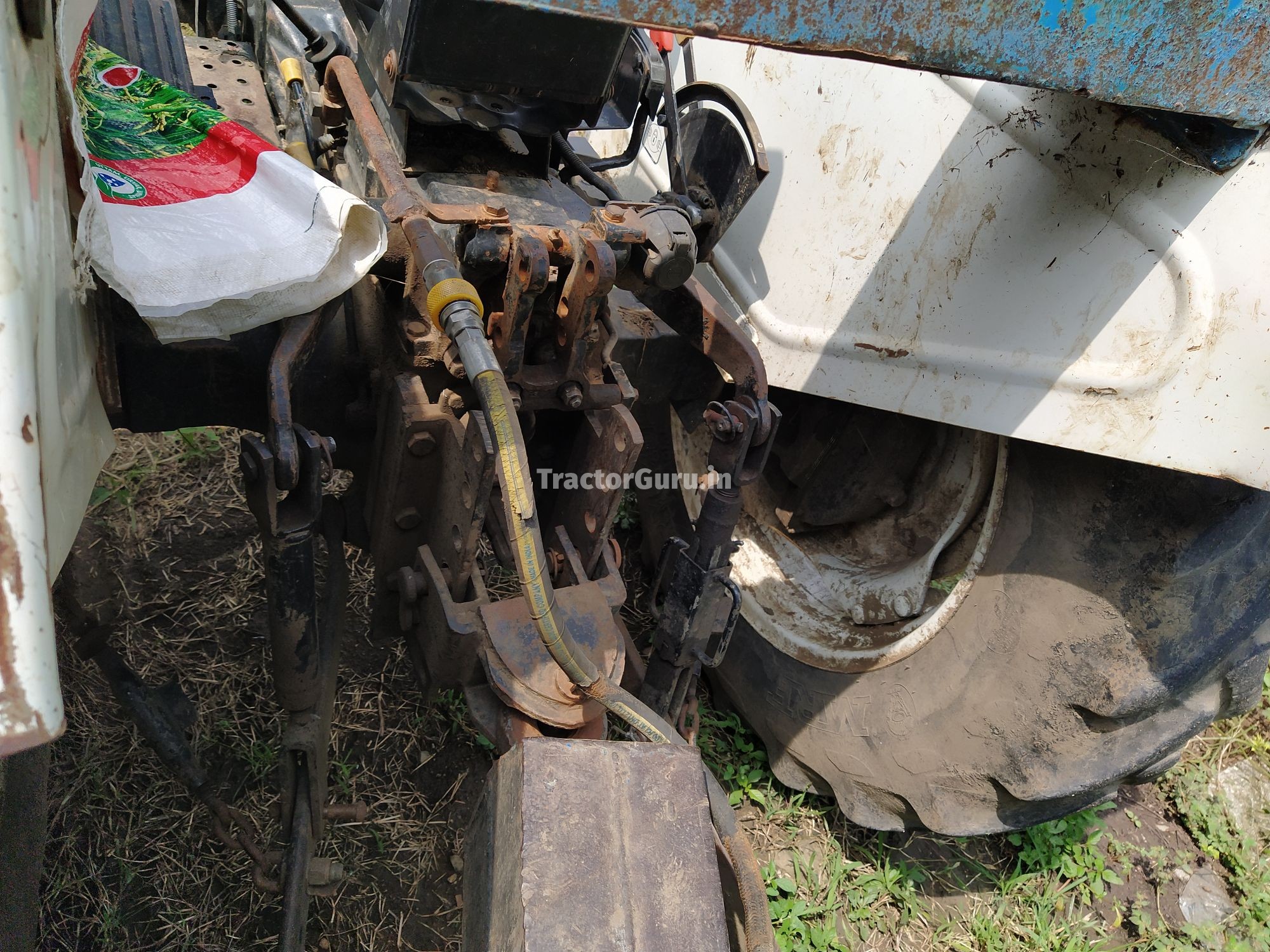 New Holland 3230