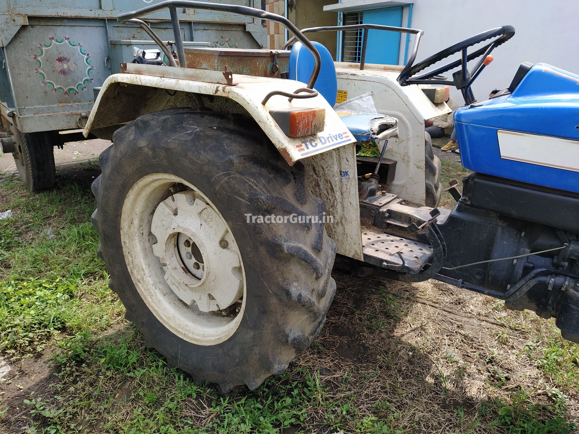 New Holland 3230