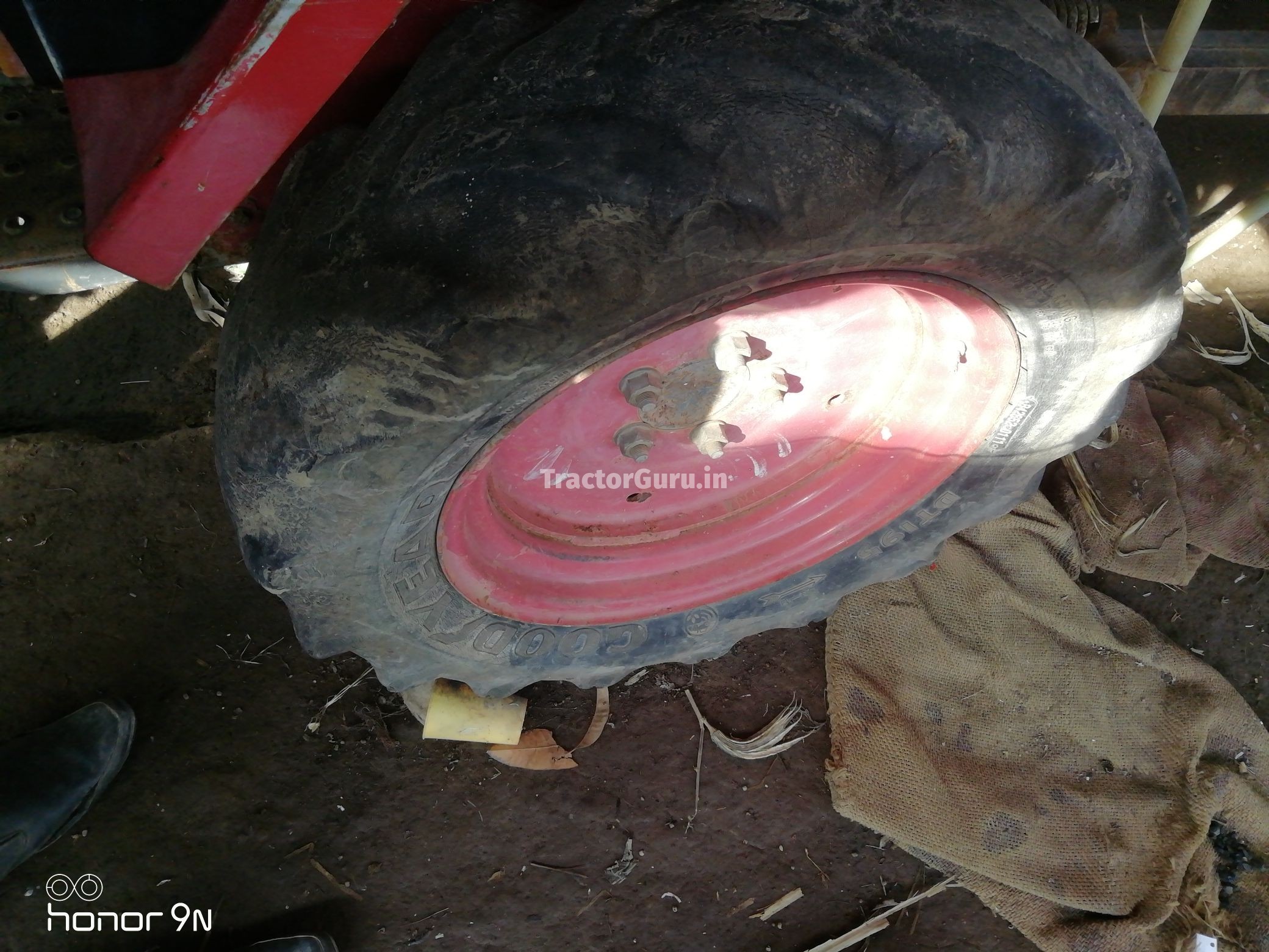 Mahindra 215 DI YUVARAJ