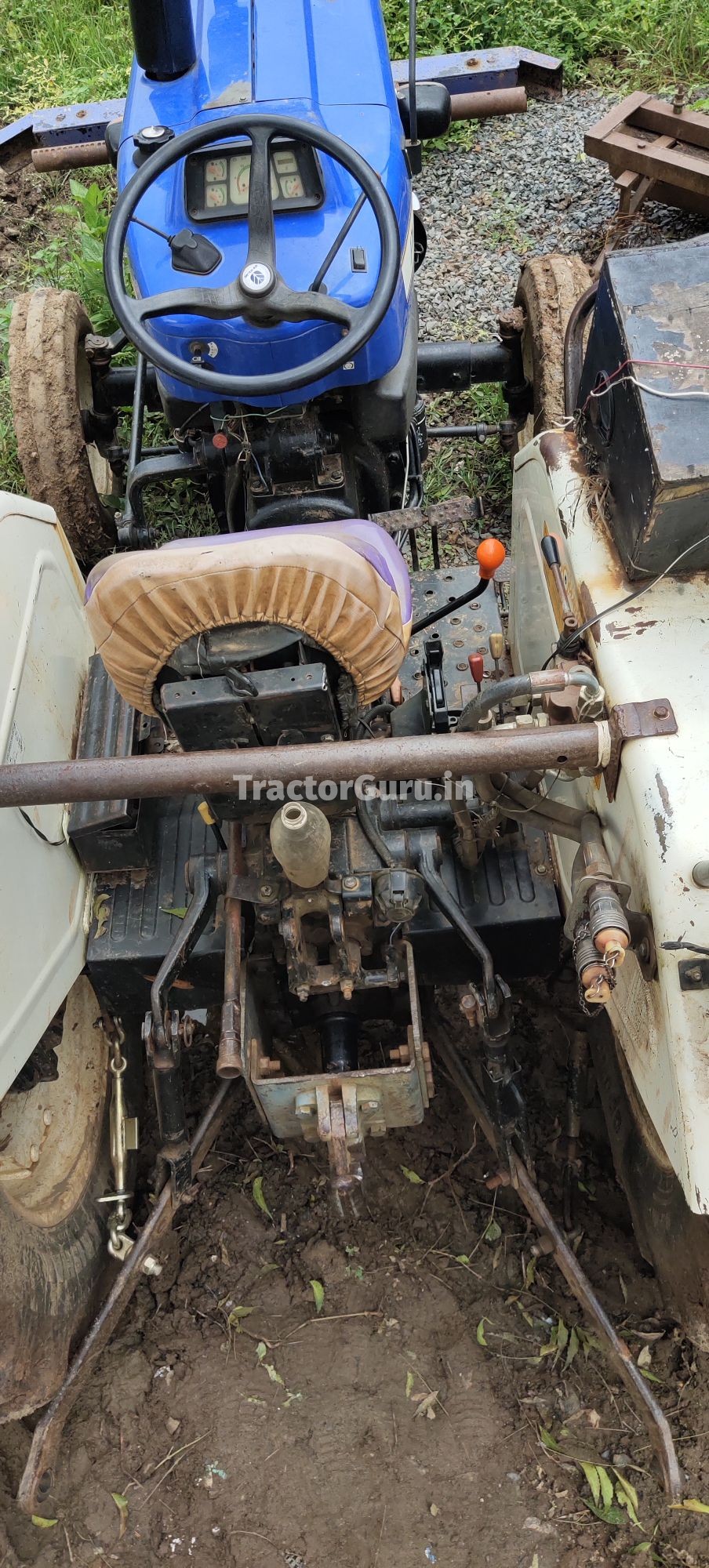 New Holland 3230