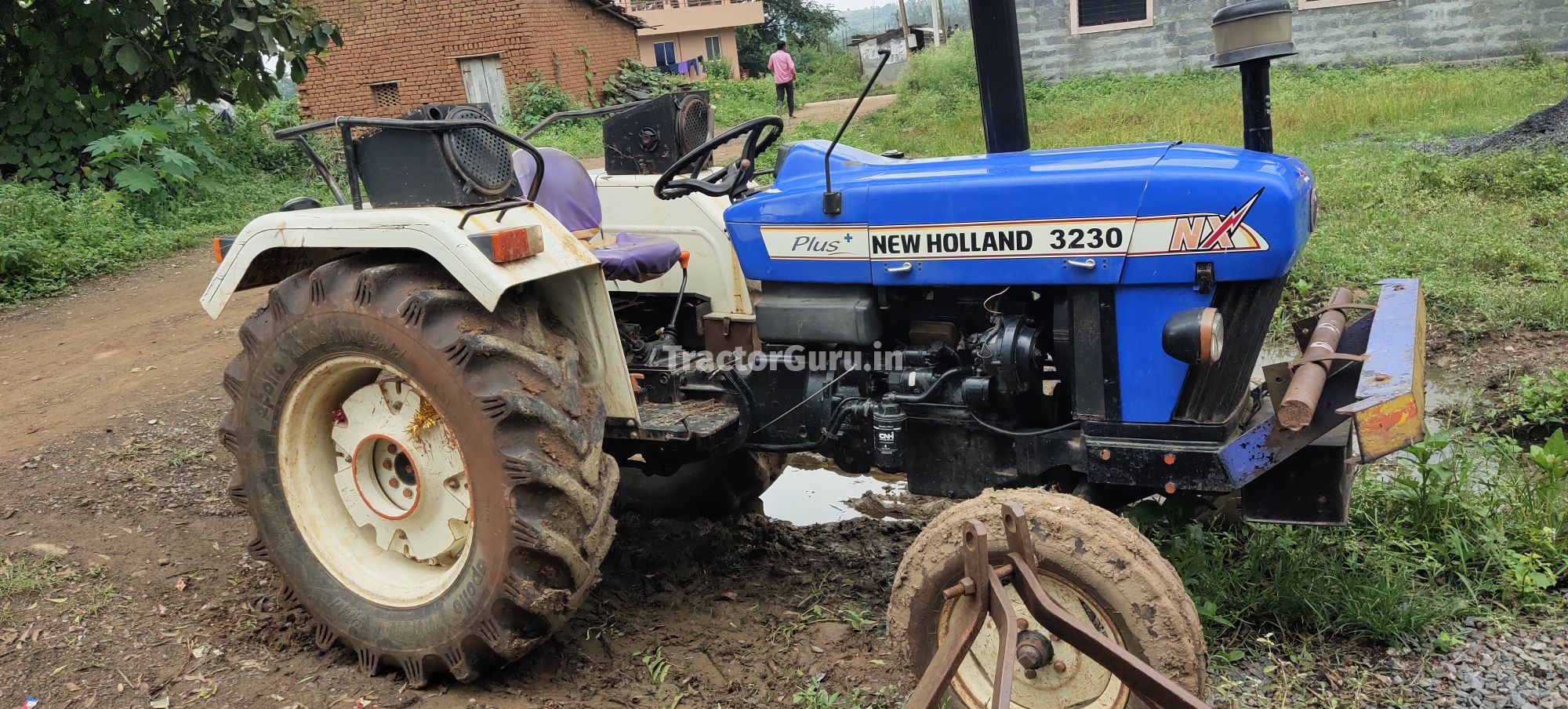 New Holland 3230