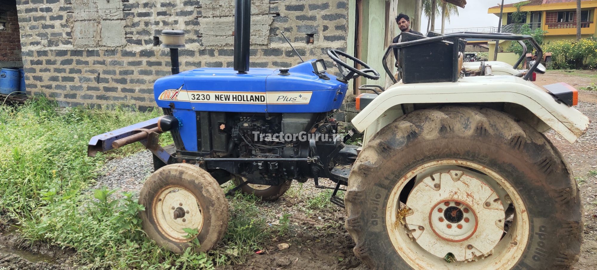 New Holland 3230
