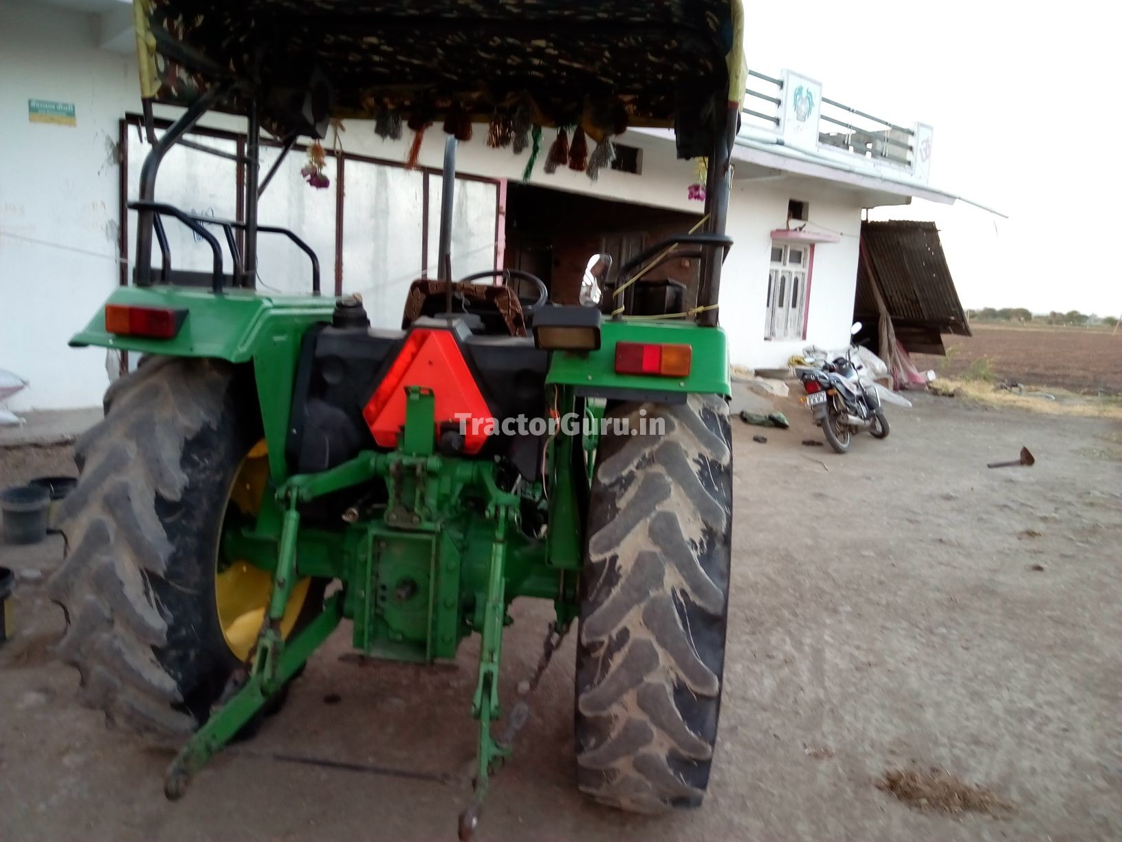 John Deere 5050 D