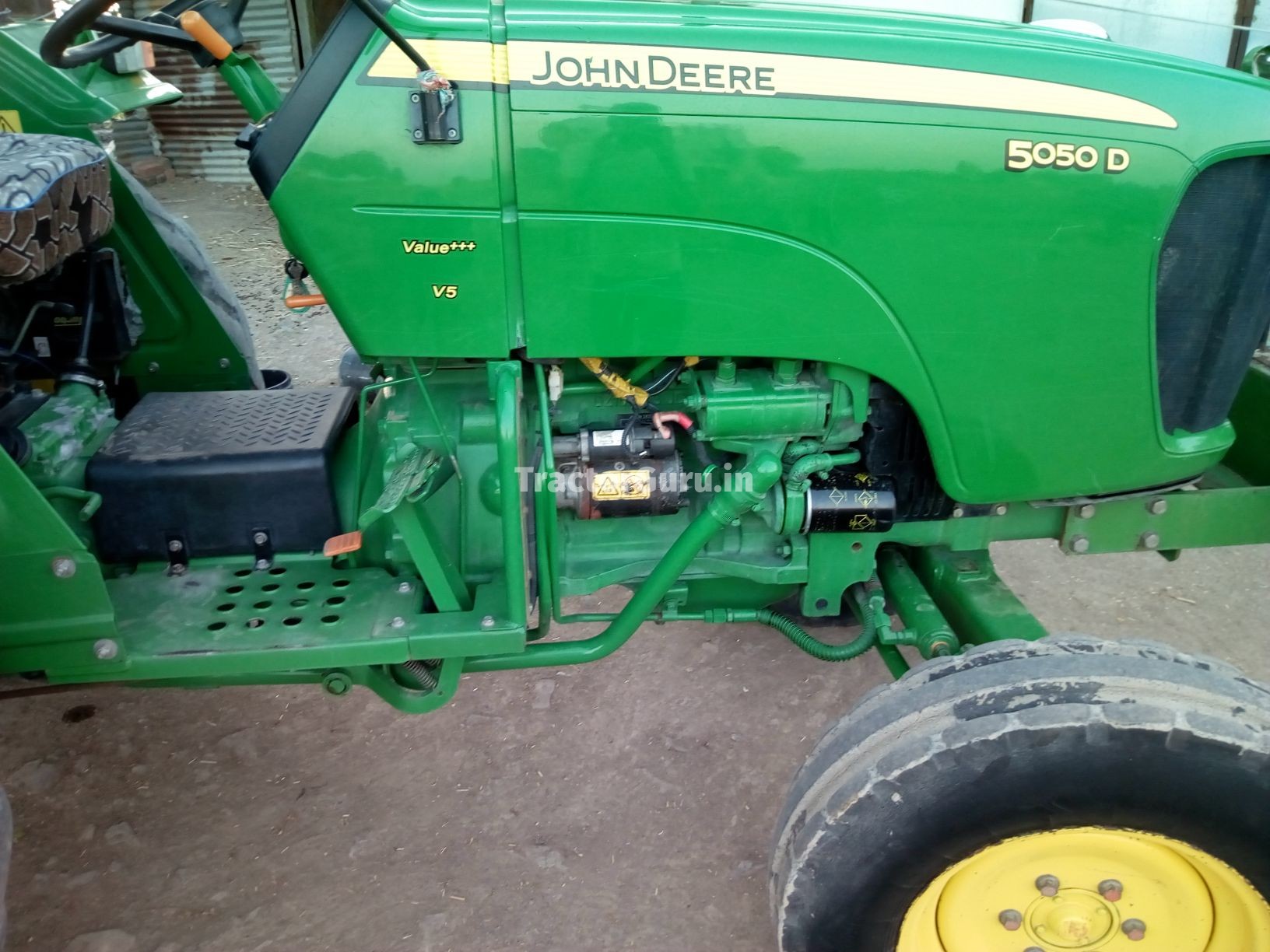 John Deere 5050 D
