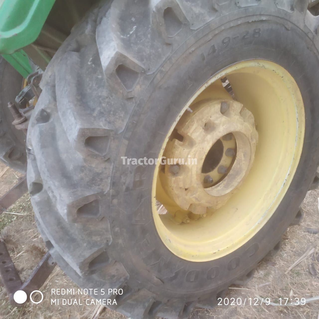 John Deere 5204