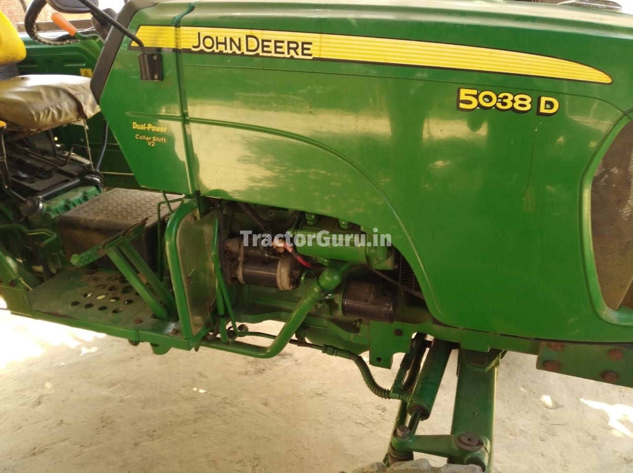 John Deere 5038 D