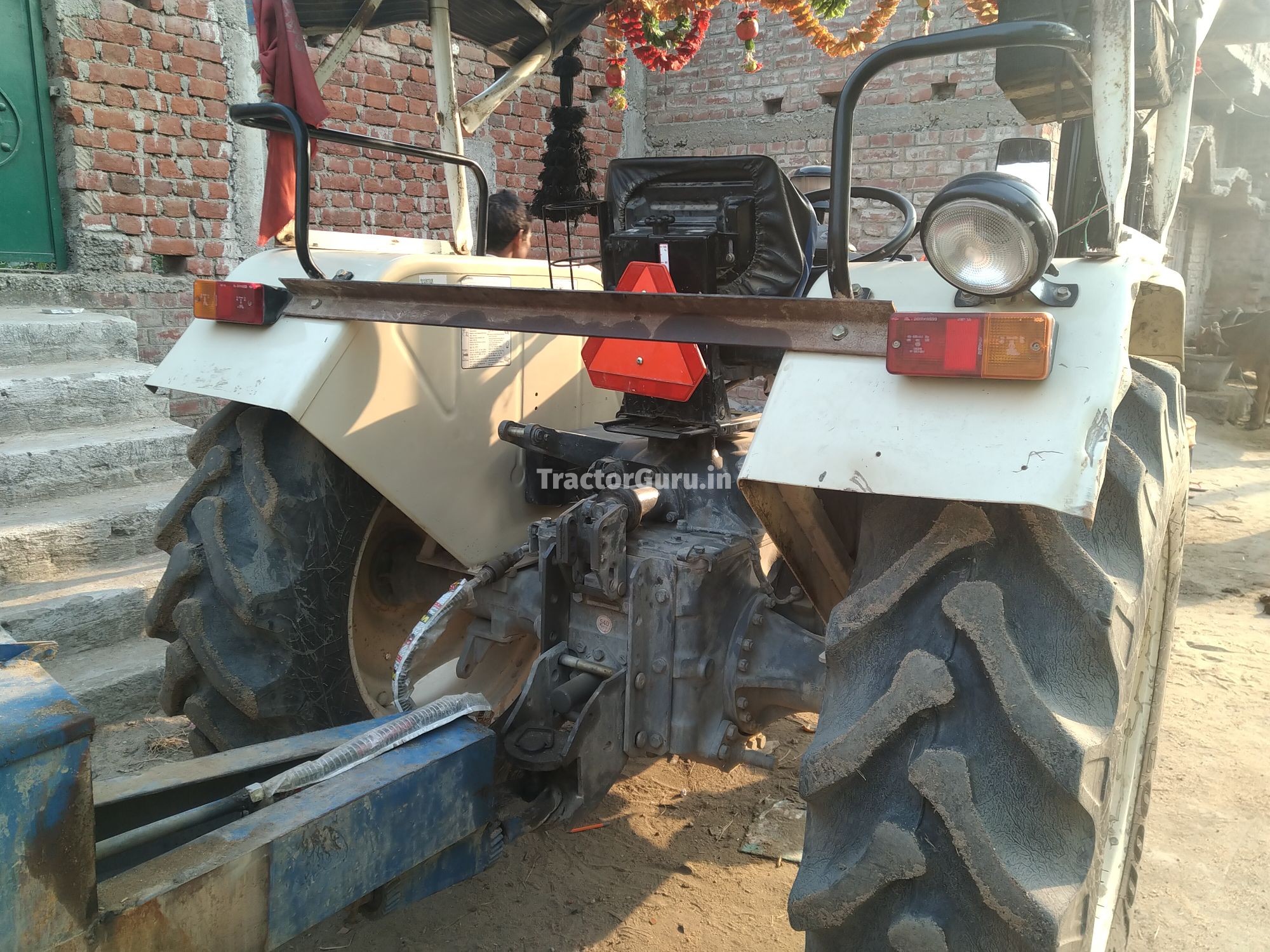 Swaraj 735 XT
