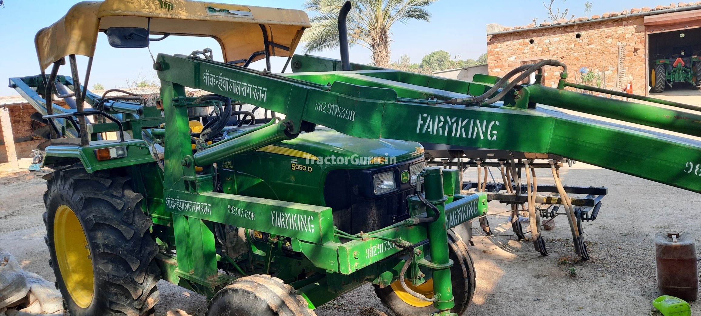John Deere 5050 D