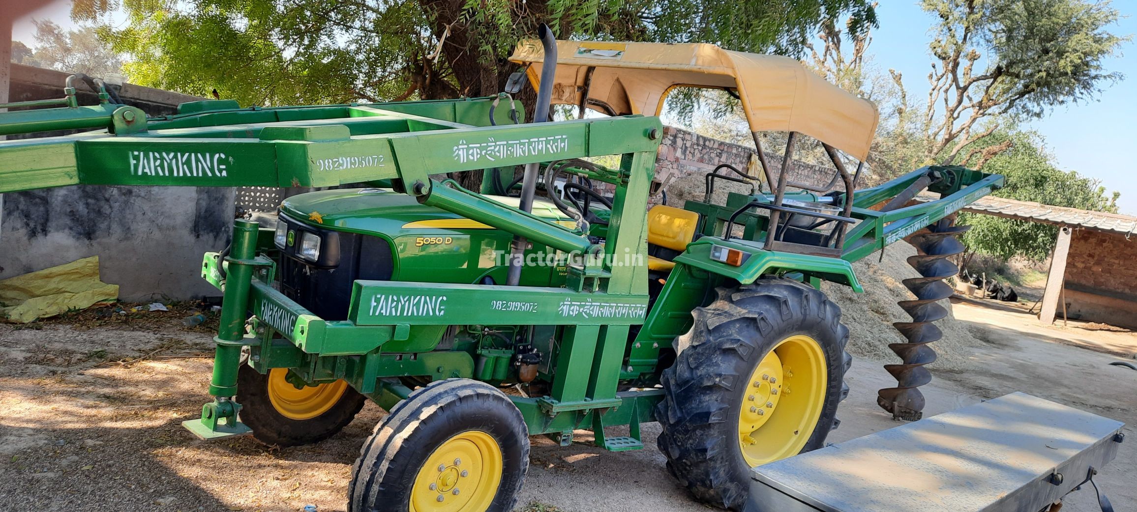 John Deere 5050 D