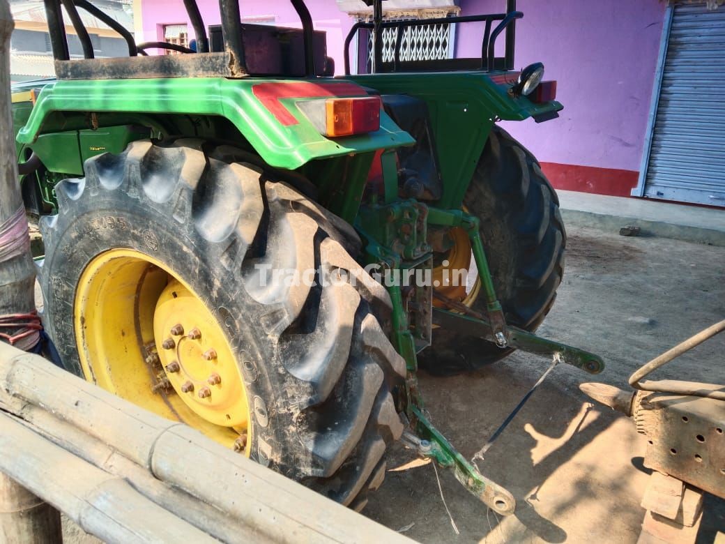 John Deere 5050 D