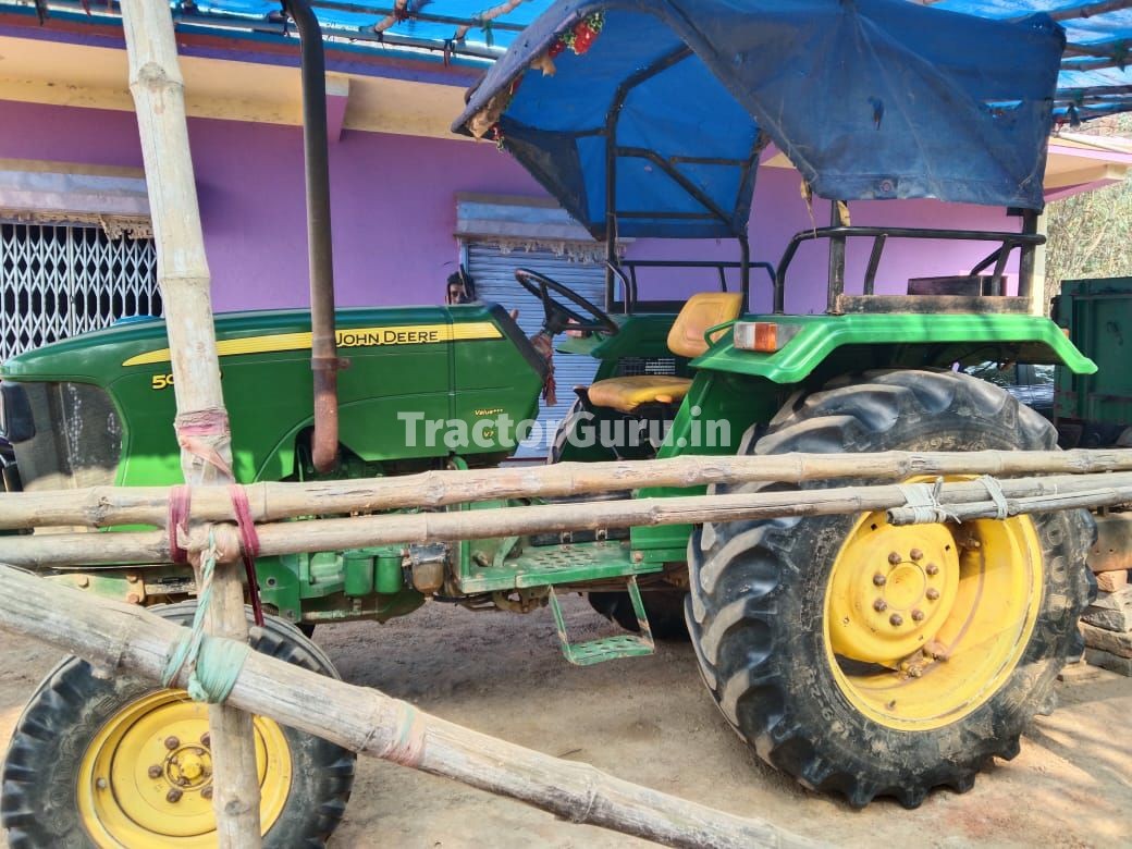 John Deere 5050 D