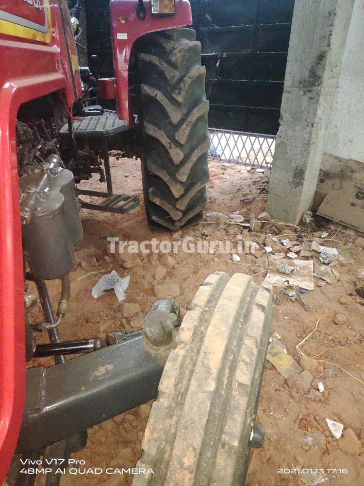 Mahindra 585 DI SARPANCH