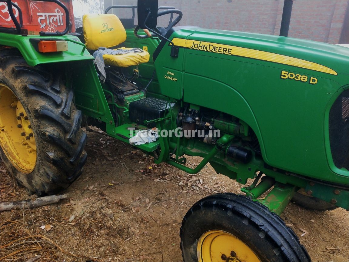 John Deere 5038 D