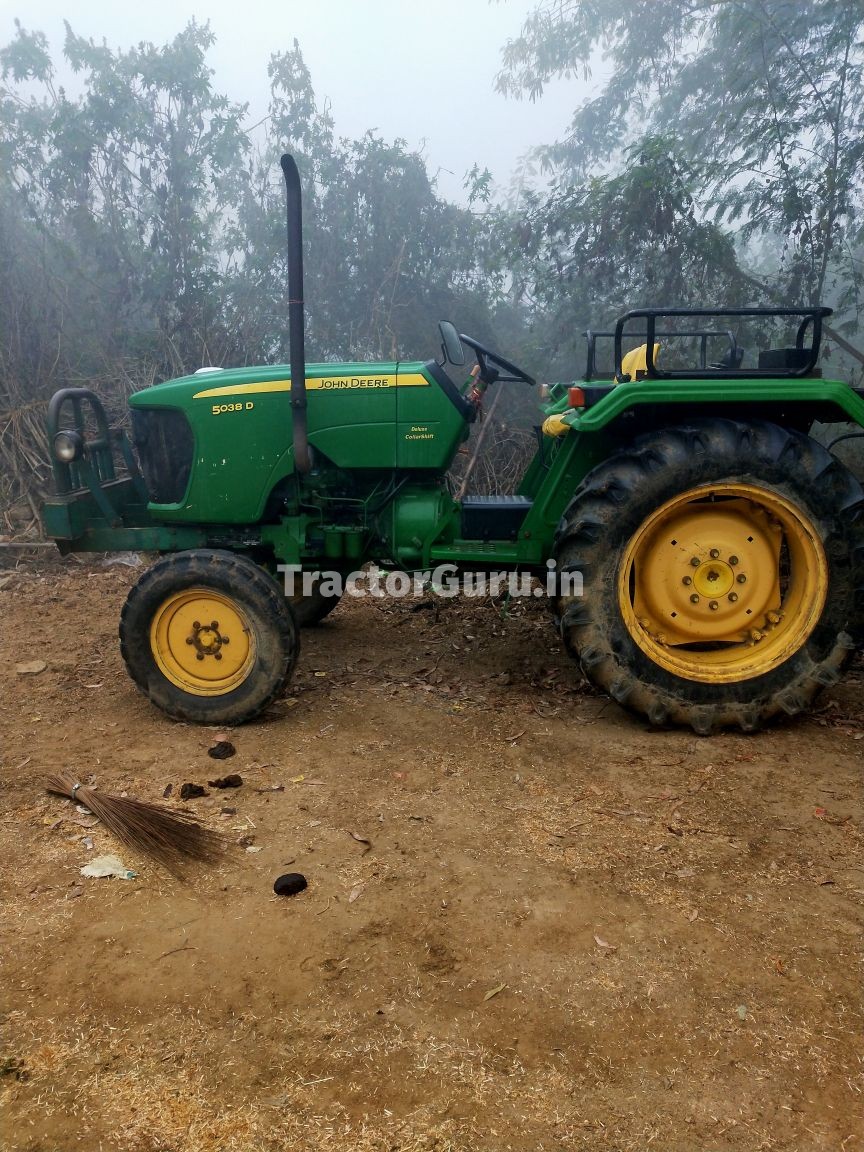 John Deere 5038 D