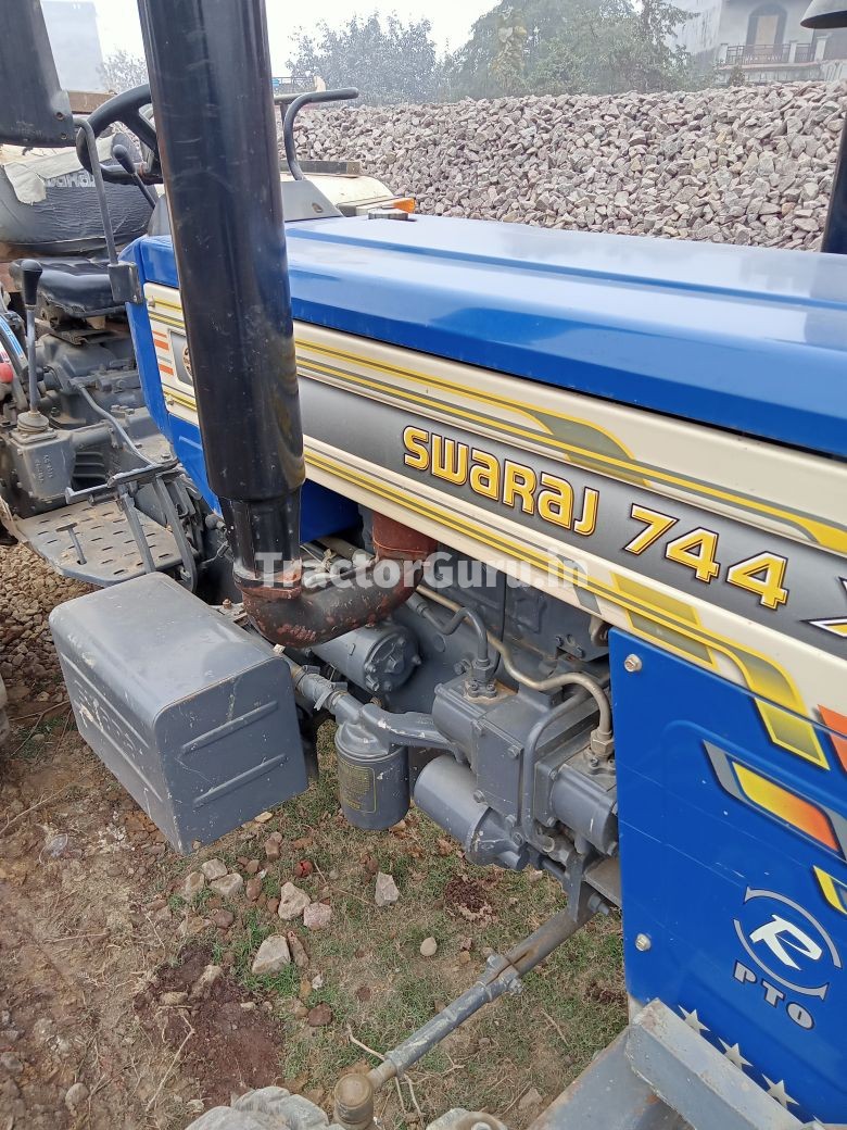 Swaraj 744 XM