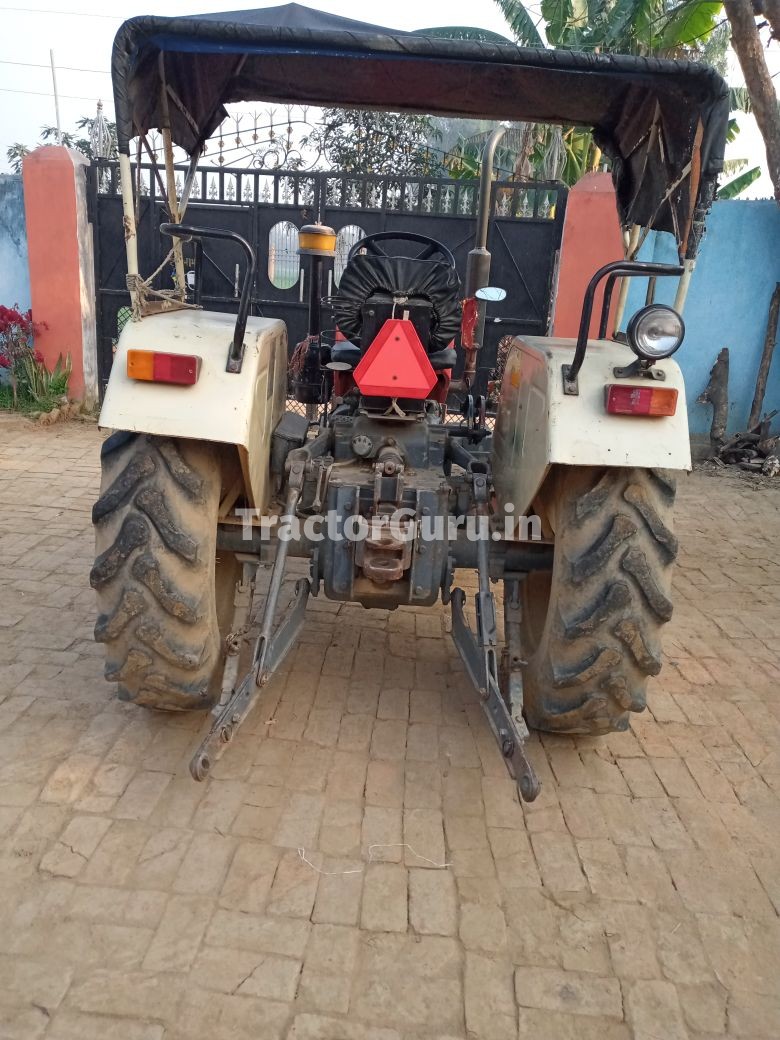 Swaraj 724 XM